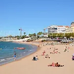Διαμέρισμα En Front De Avec Balcon Saint-Raphaël