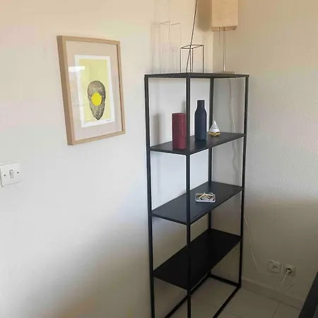 En Front De Avec Balcon Appartement *