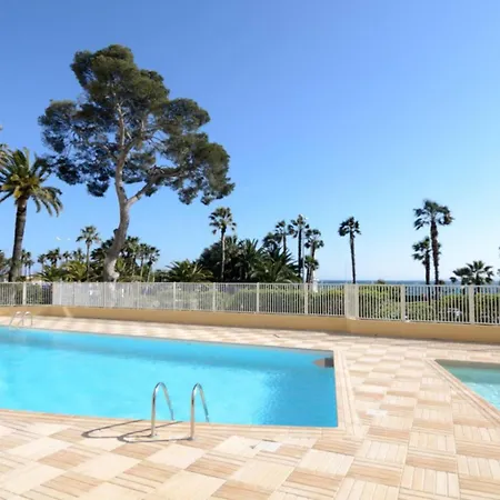 Apartment En Front De Avec Balcon Saint-Raphael (Var)