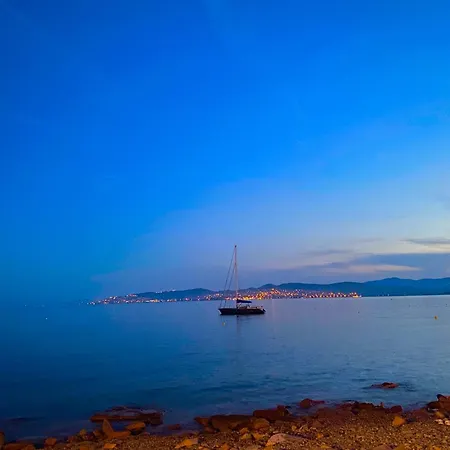 Διαμέρισμα En Front De Avec Balcon Saint-Raphaël