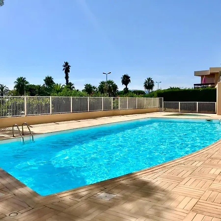 En Front De Avec Balcon Appartement Saint-Raphaël