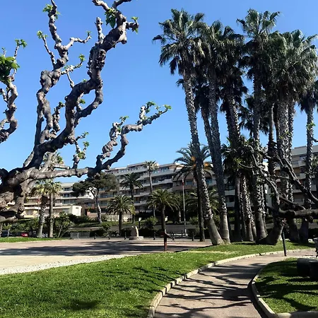 Διαμέρισμα En Front De Avec Balcon
