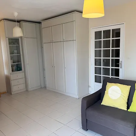 Apartamento En Front De Avec Balcon