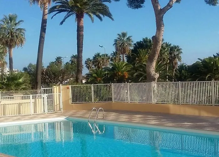 公寓 En Front De Avec Balcon *