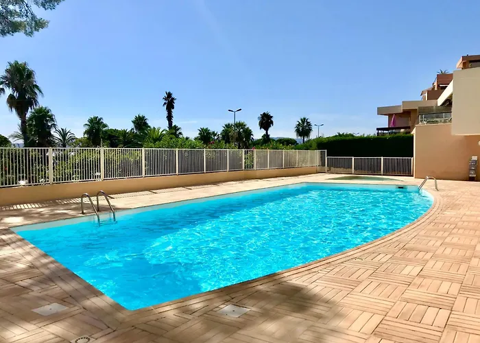 En Front De Avec Balcon Apartment Saint-Raphaël