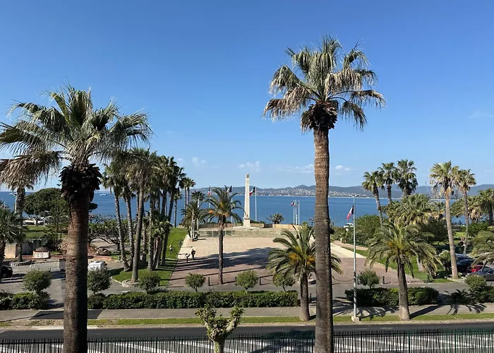 En Front De Avec Balcon *