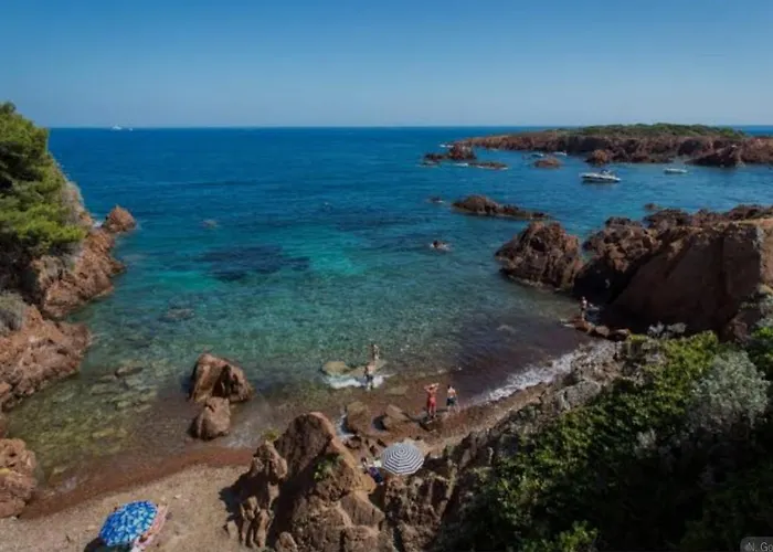 En Front De Avec Balcon 公寓 *