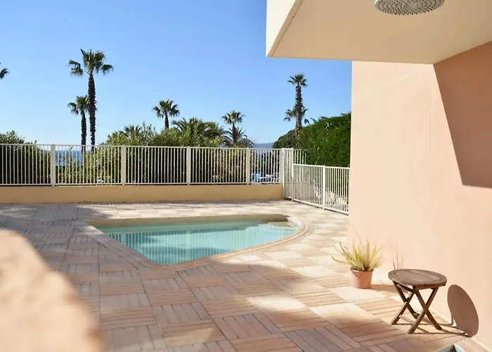 En Front De Avec Balcon Saint-Raphaël