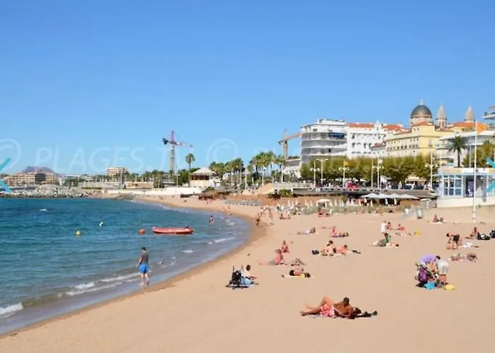 Διαμέρισμα En Front De Avec Balcon Saint-Raphaël