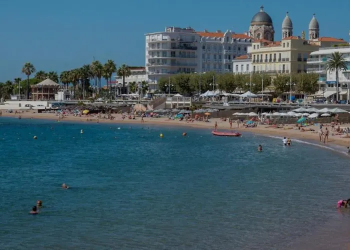 En Front De Avec Balcon *