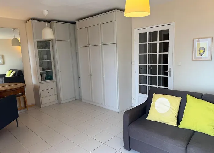 公寓 En Front De Avec Balcon